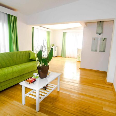 The Pine Bay Club Hotell Kerýnia Eksteriør bilde