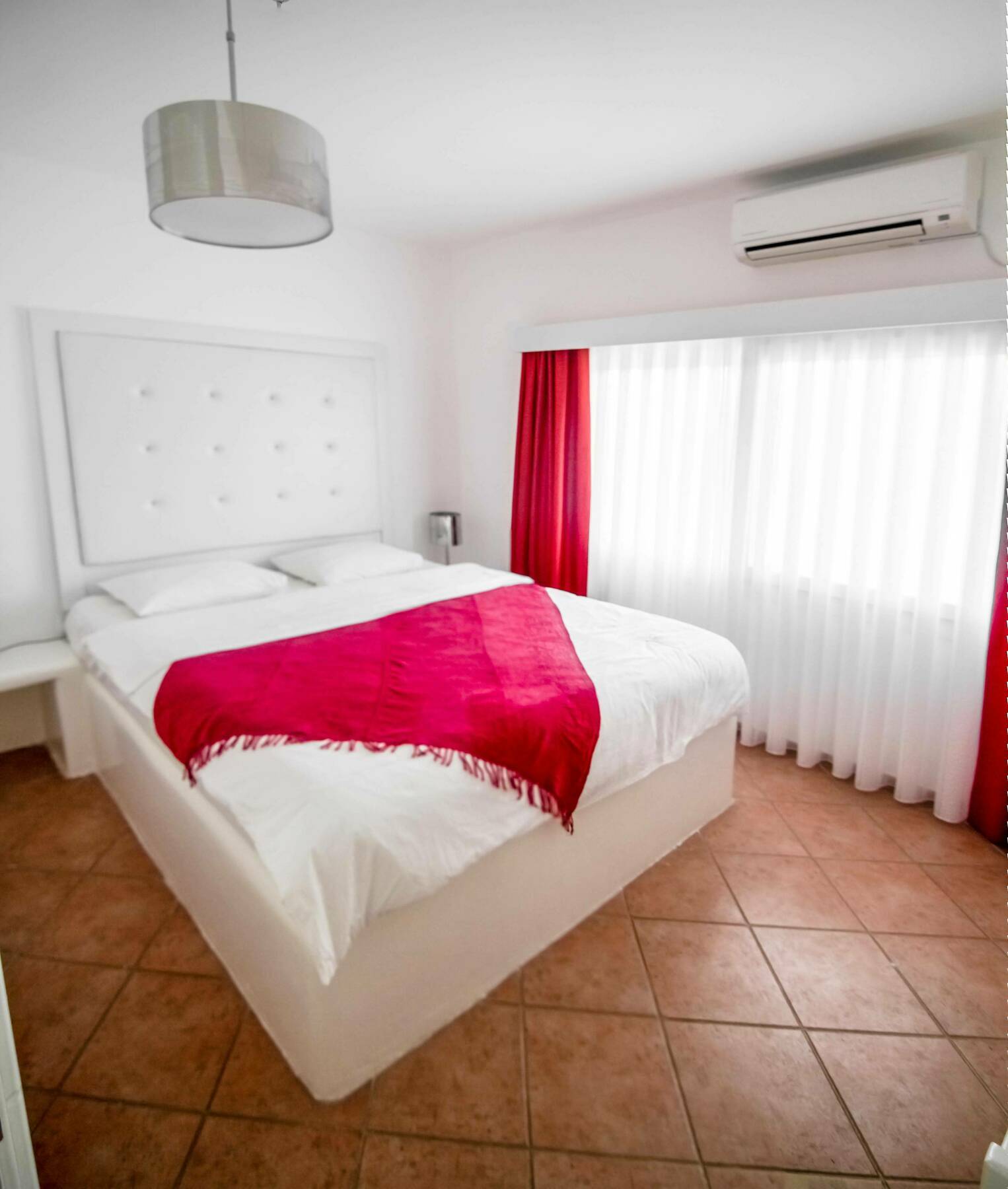 The Pine Bay Club Hotell Kerýnia Eksteriør bilde