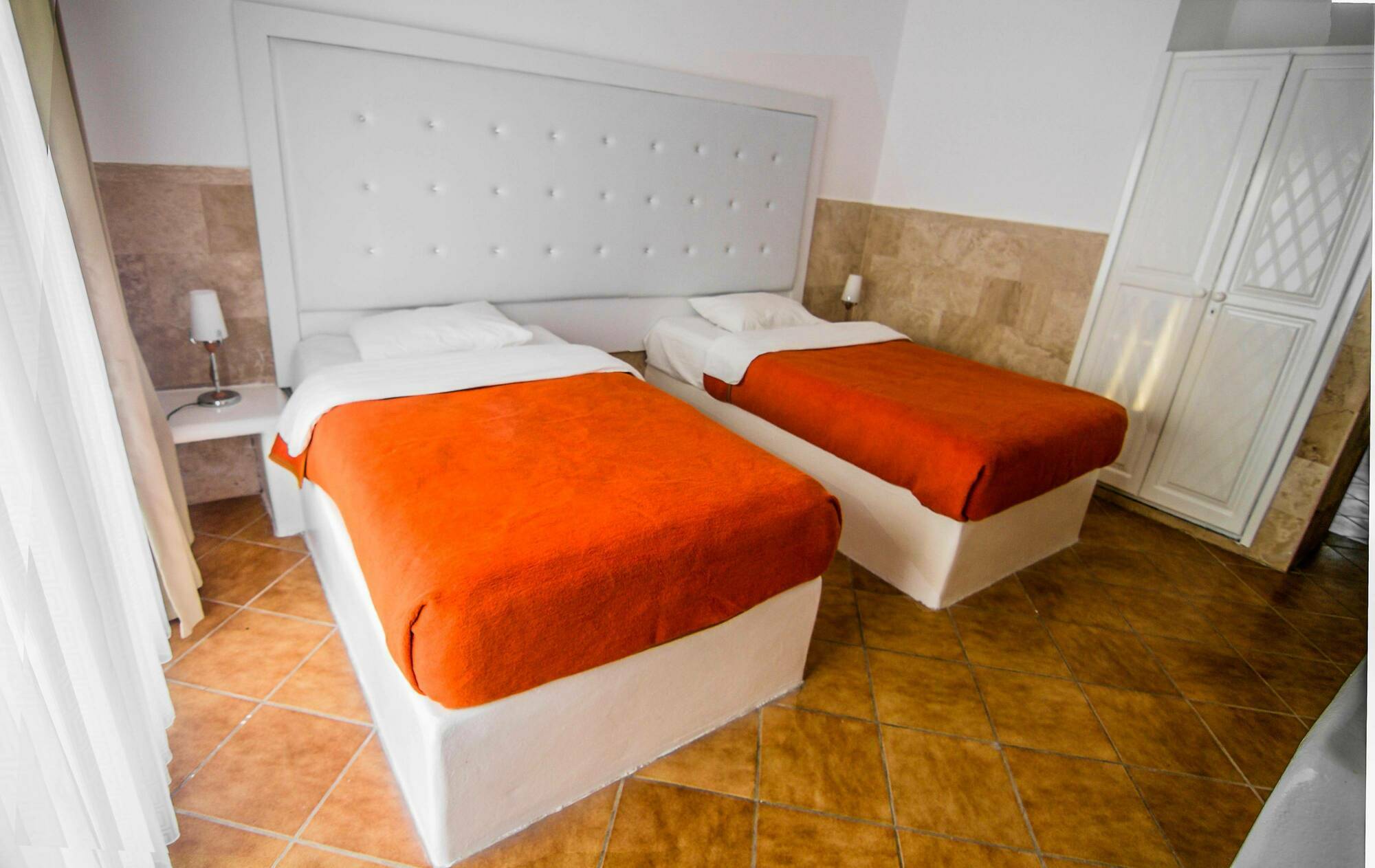 The Pine Bay Club Hotell Kerýnia Eksteriør bilde